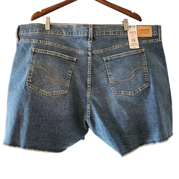 Signature by Levi Strauss & Co. High Rise Plus Size Heritage Denim Shorts 26W. - Picture 10 of 16